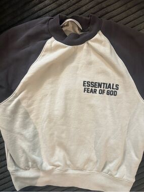 Fear of God ESSENTIALS Two-Tone Black and Cream Raglan Sweatshirt kids size 8